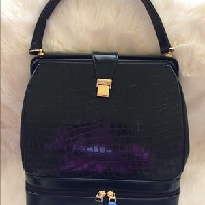 BLACK HANDBAG